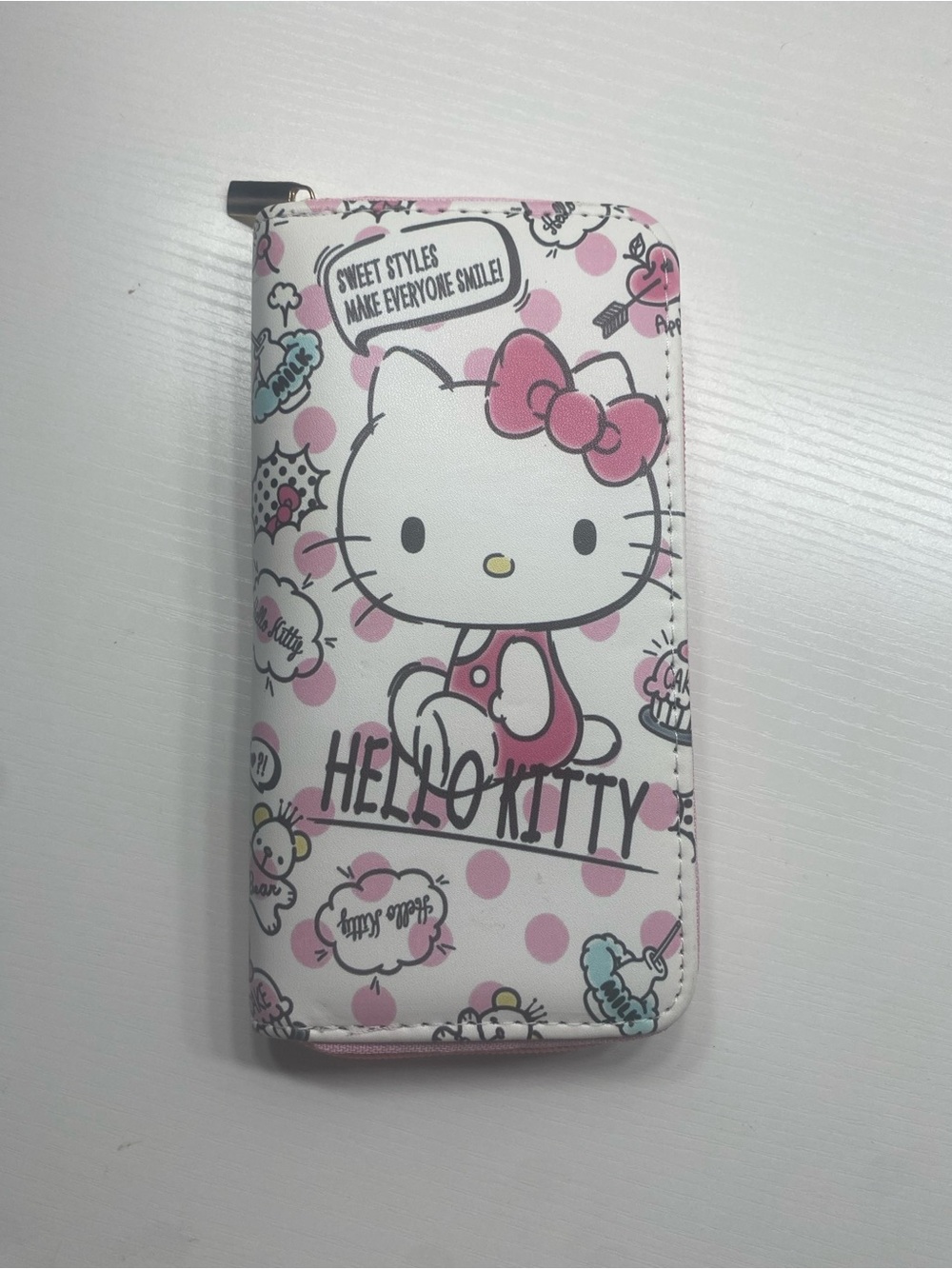 Sanrio Hello Kitty Pink and White Zippered Wallet